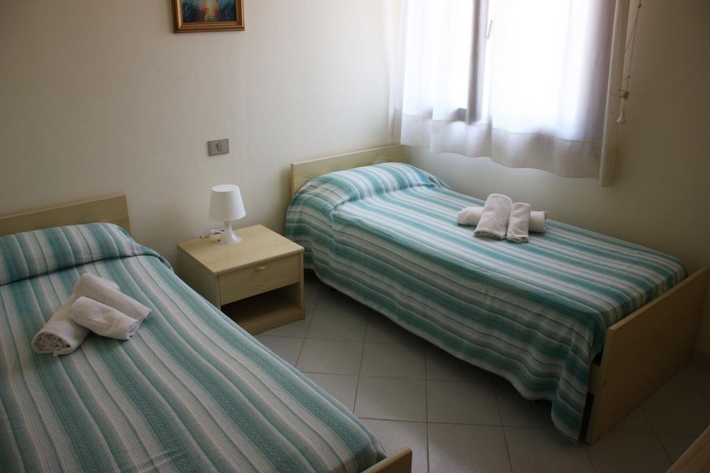 Hotel La Pineta Arborea Bagian luar foto