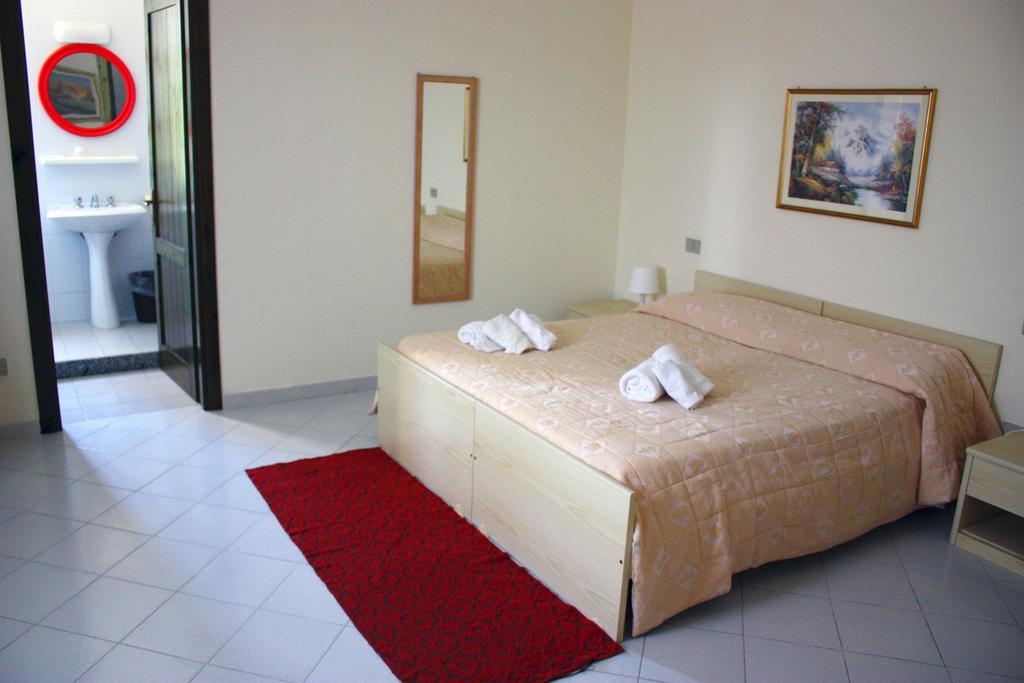 Hotel La Pineta Arborea Ruang foto