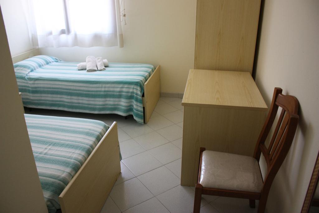 Hotel La Pineta Arborea Bagian luar foto