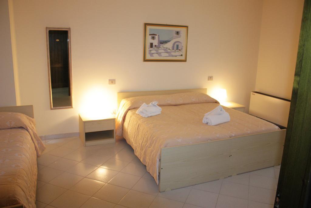 Hotel La Pineta Arborea Bagian luar foto