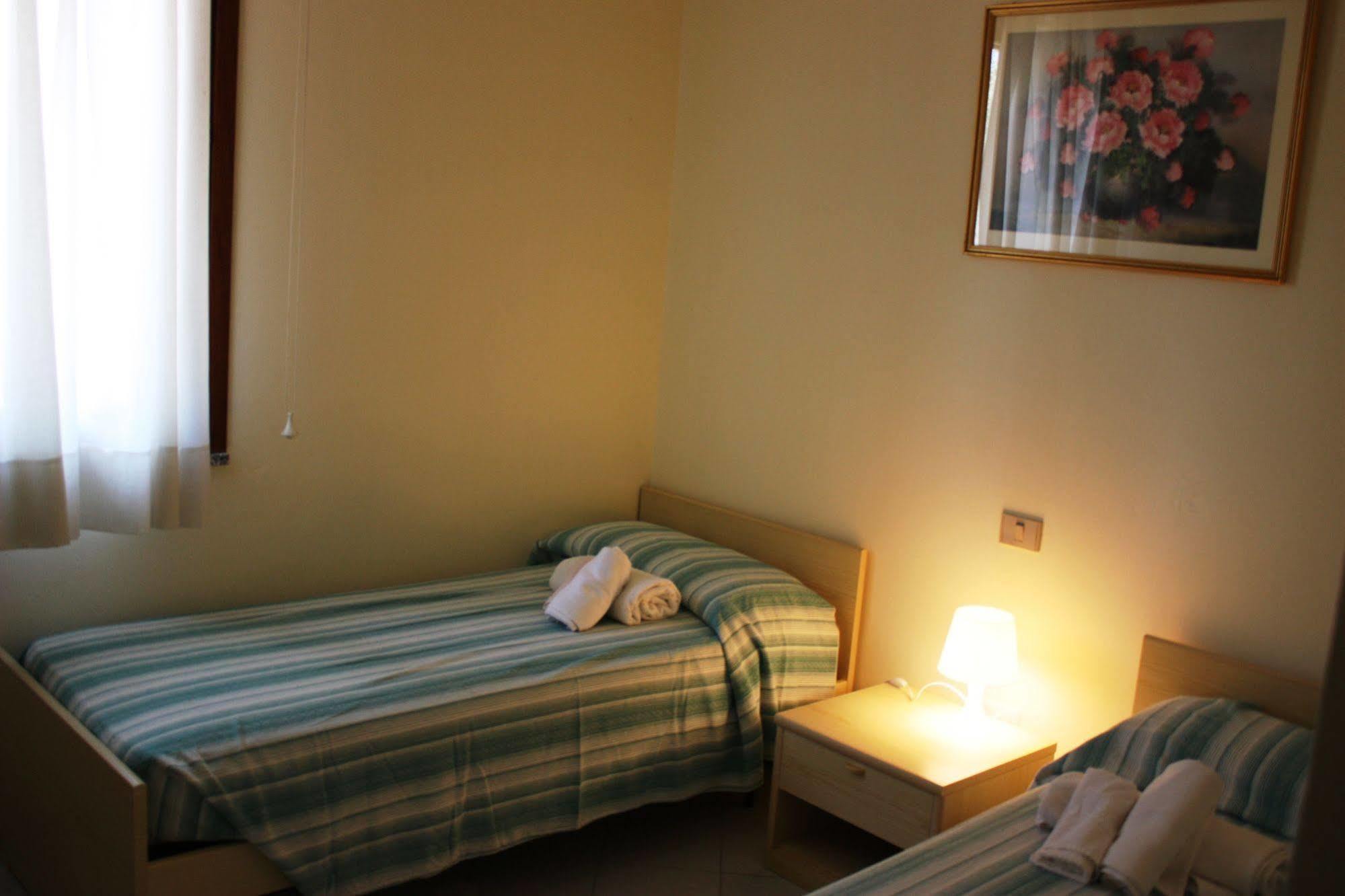 Hotel La Pineta Arborea Bagian luar foto